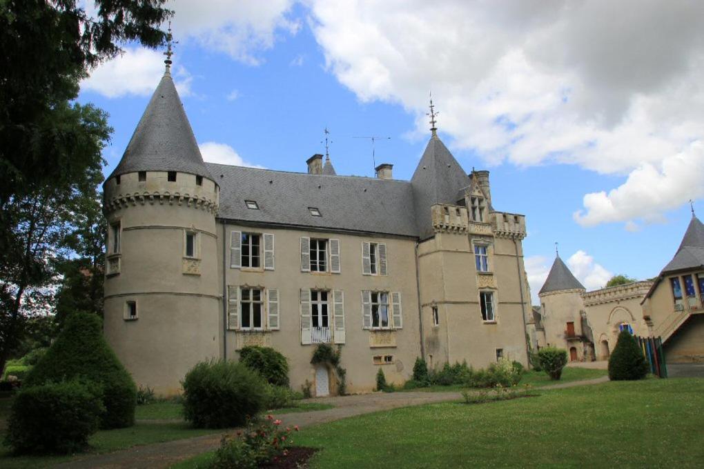 MontgivrayLe Petit Pays公寓 外观 照片